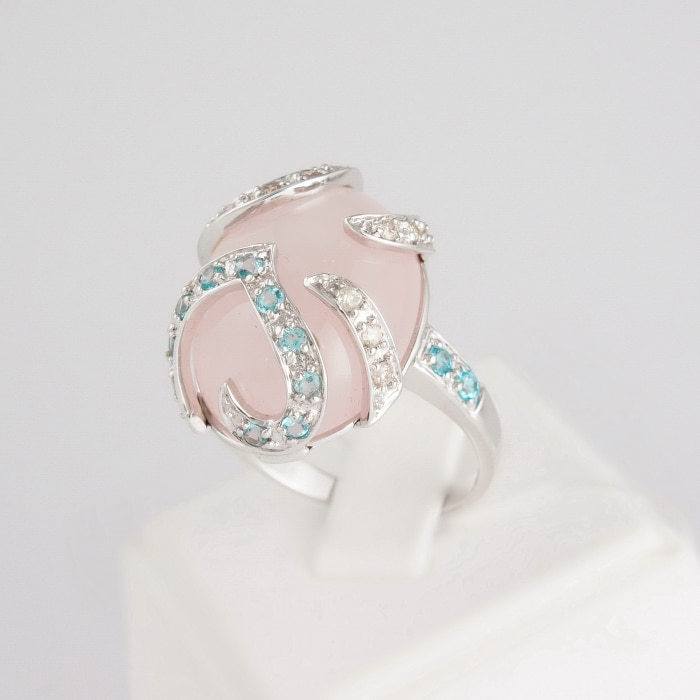 Золотое кольцо с розовым кварцем, топазами и бриллиантами Патрисия