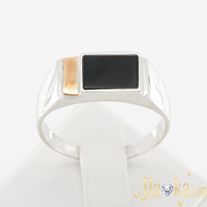 Серебряный перстень с золотой вставкой и имитацией оникса Жан