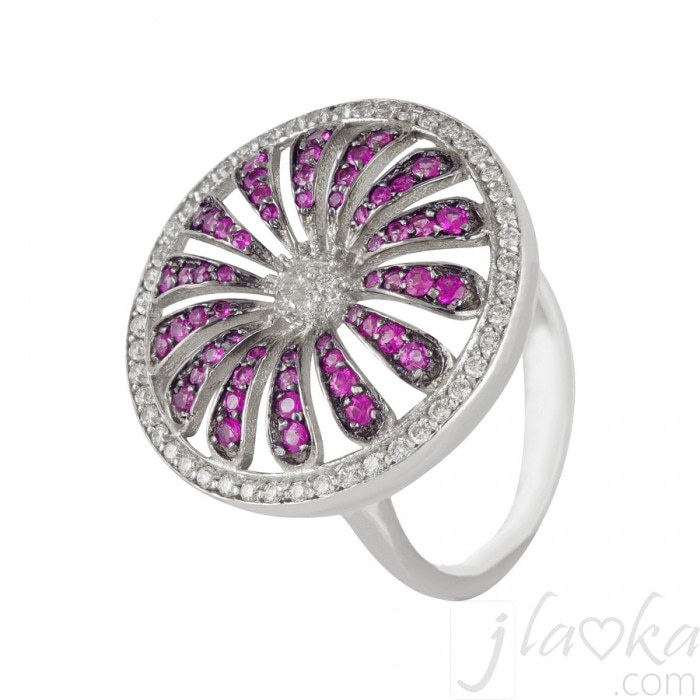 Эксклюзивное кольцо из белого золота с розовыми сапфирами и бриллиантами