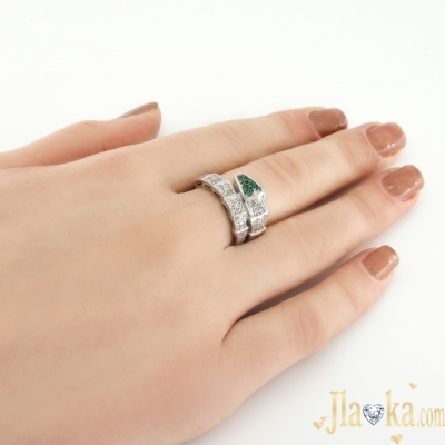 Серебряное кольцо с зелеными фианитами Анаконда