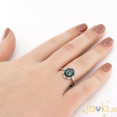 Серебряное кольцо с зеленым кварцем и фианитами Пелагея