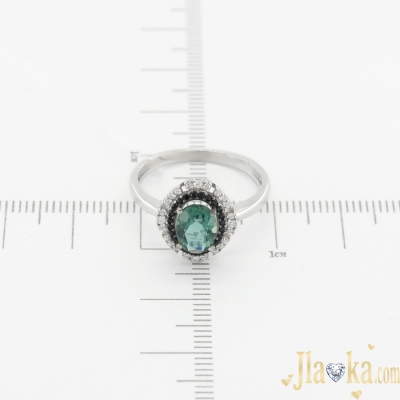 Серебряное кольцо с зеленым кварцем и фианитами Пелагея