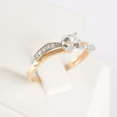 Золотое кольцо с бриллиантами Алеит