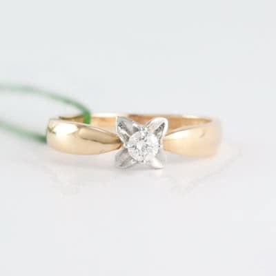Золотое кольцо с бриллиантом Светлана