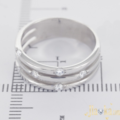 Серебряное родированное кольцо с фианитами Джейми
