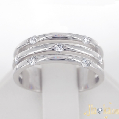 Серебряное родированное кольцо с фианитами Джейми