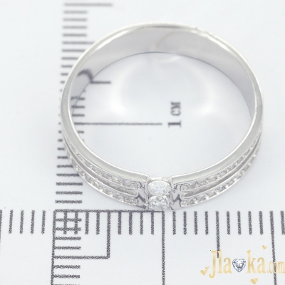 Серебряное родированное кольцо с фианитами Дорита