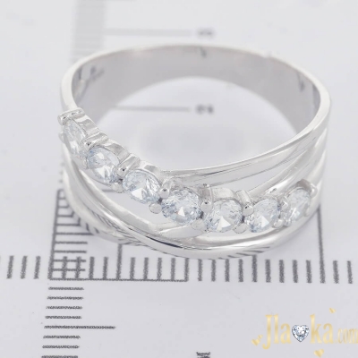 Серебряное родированное кольцо с фианитами Мэриан