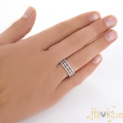 Серебряное родированное кольцо с фианитами Рикена