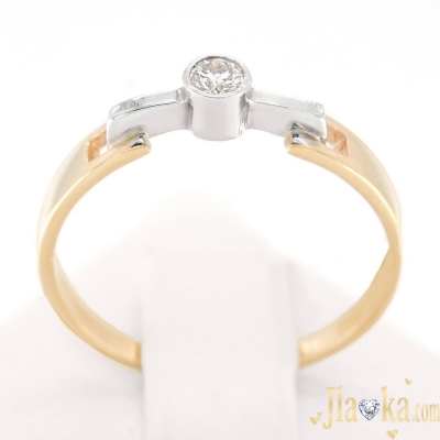 Золотое двухцветное кольцо с бриллиантом Звено