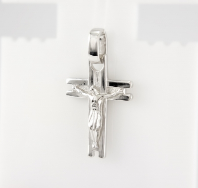 Стильный серебряный крест с распятием 3,11г