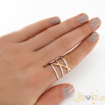 Серебряное кольцо с золотой вставкой и фианитами Вираж
