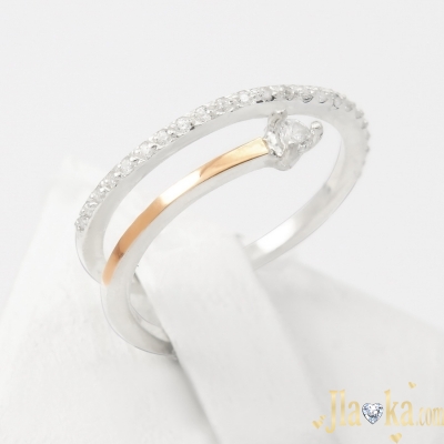 Серебряное кольцо с золотой вставкой и фианитами Мила
