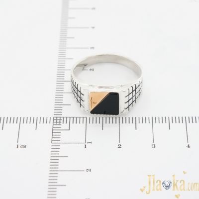 Серебряный перстень с золотой вставкой,имитацией оникса и чернением Дамир