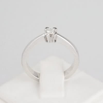 Кольцо из белого золота с бриллиантом Предложение