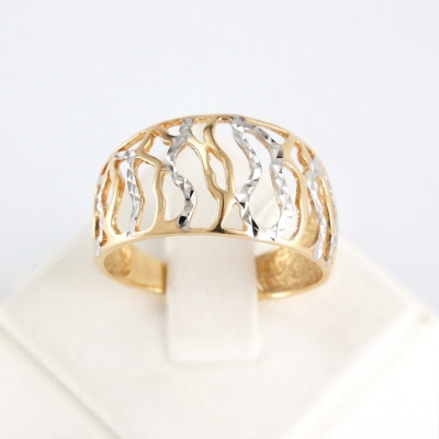 Широкое двухцветное золотое кольцо с алмазной гранью Вета