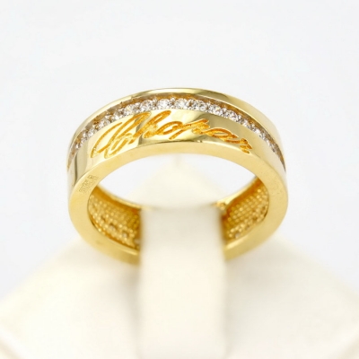 Золотое кольцо в желтом золоте с фианитами Шопард