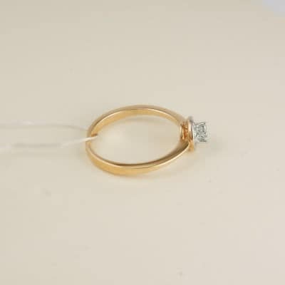 Золотое кольцо с топазом Оливия