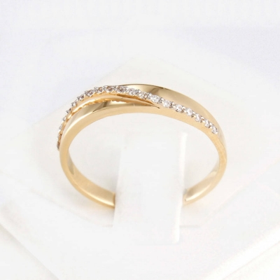 Золотое кольцо с фианитами Беатриса